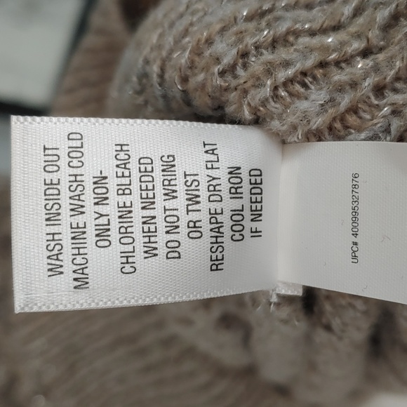 Winter dress with long sleeves - Picture 5 of 6